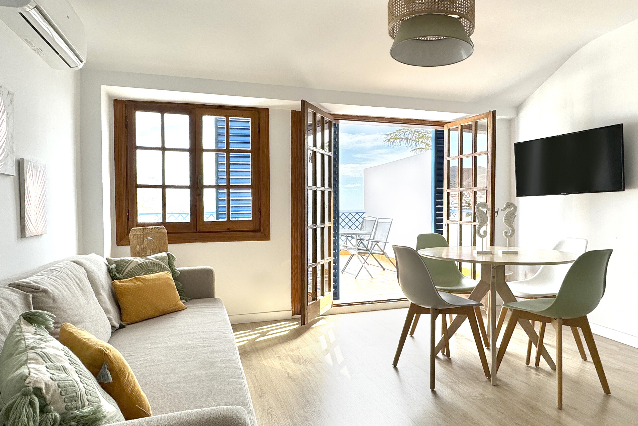APARTAMENTOS TURÍSTICOS VELA BLANCA